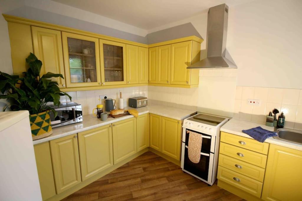 Lincoln Apartment Freshly Renovated Common Views Burton  Dış mekan fotoğraf